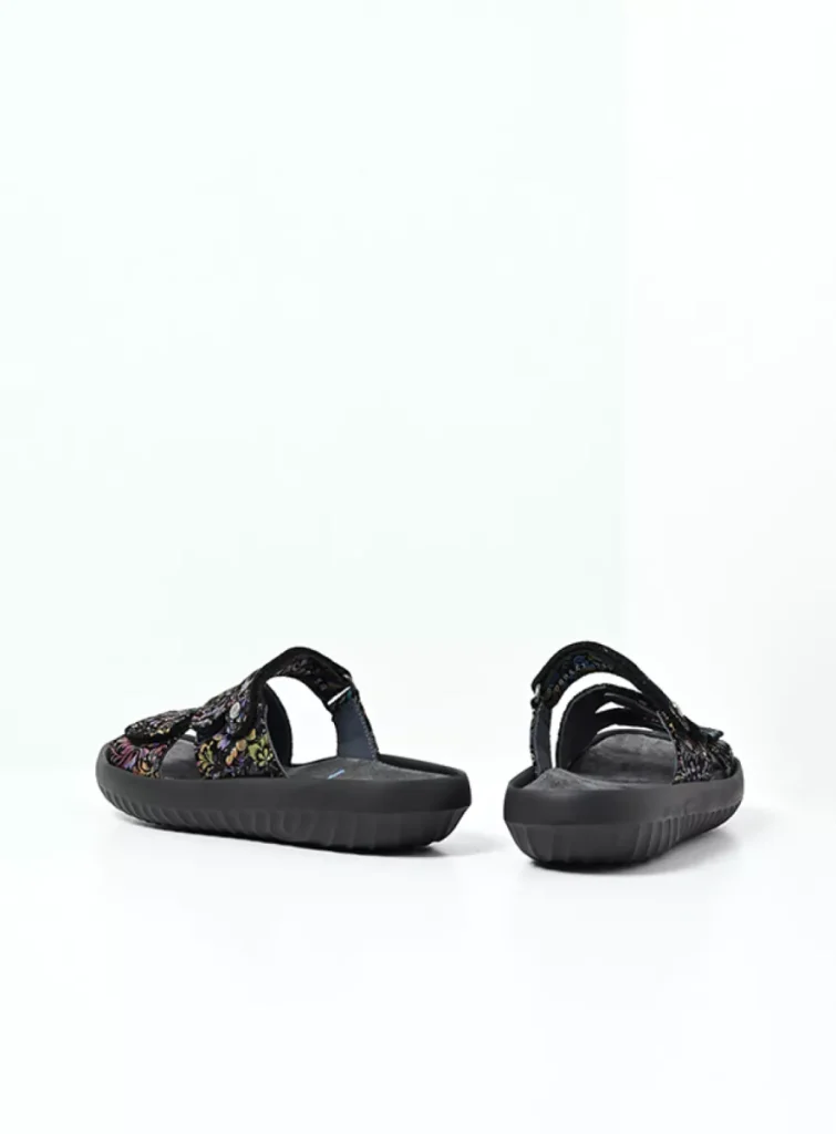 Wolky Zomercollectie 2025 00885 Sense 47999 black/multi flower nubuck