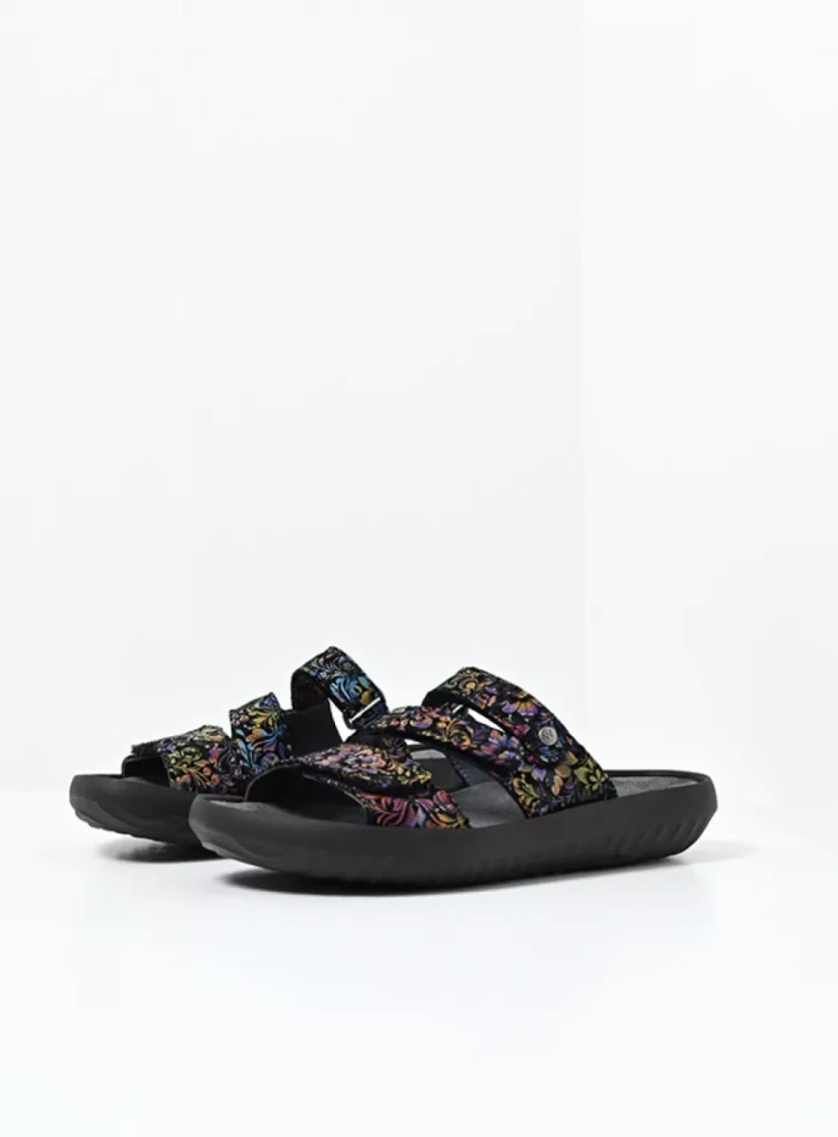 Wolky Zomercollectie 2025 00885 Sense 47999 black/multi flower nubuck