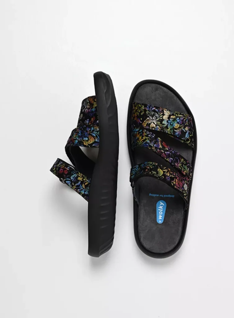 Wolky Zomercollectie 2025 00885 Sense 47999 black/multi flower nubuck