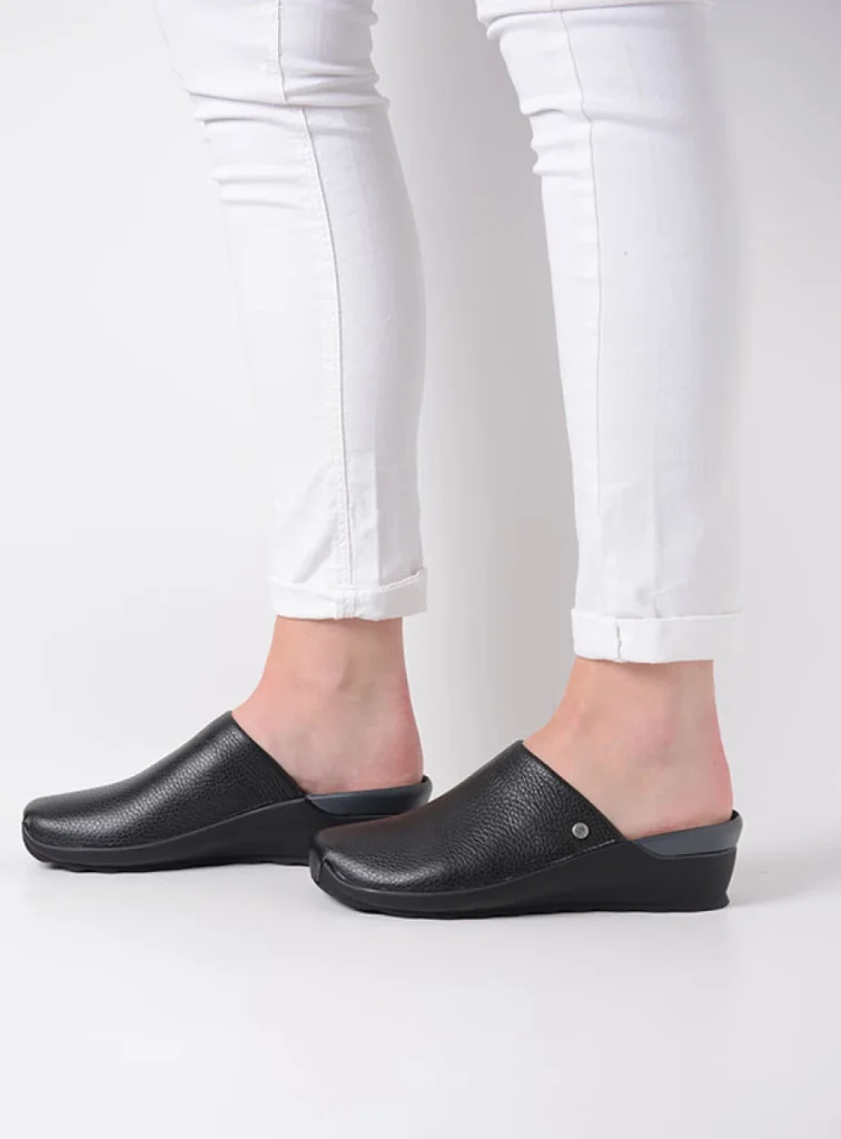 Wolky Clogs 02575 Go 31000 black leather