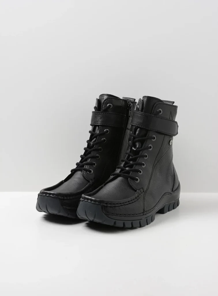 Wolky Lace up boots 04738 Reach 24000 black leather